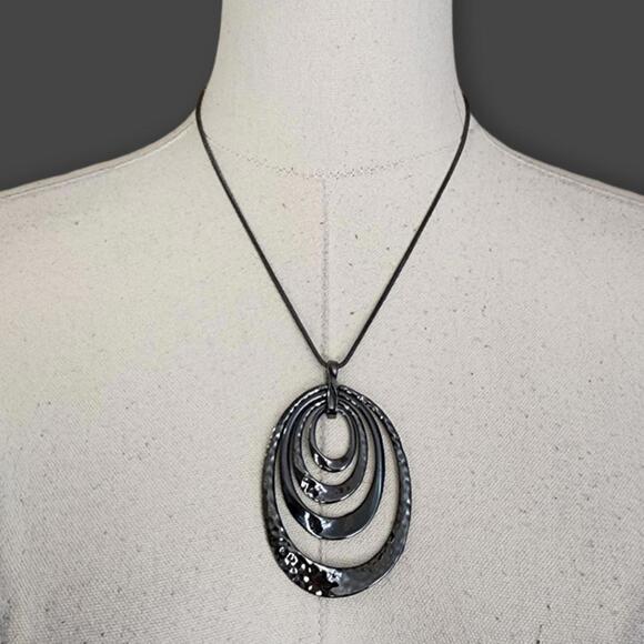 Liz Claiborne Jewelry - Silver Oval Pendant/Earrings Set